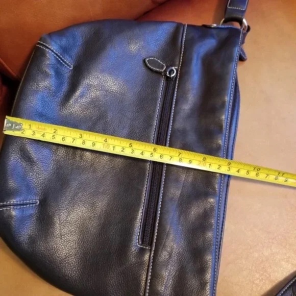 Classic Pebbled Leather Shoulder Bag w zipper details - Picture 13 of 15